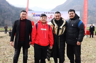 院线电影《不负流年》在旬阳县仁河口镇开机