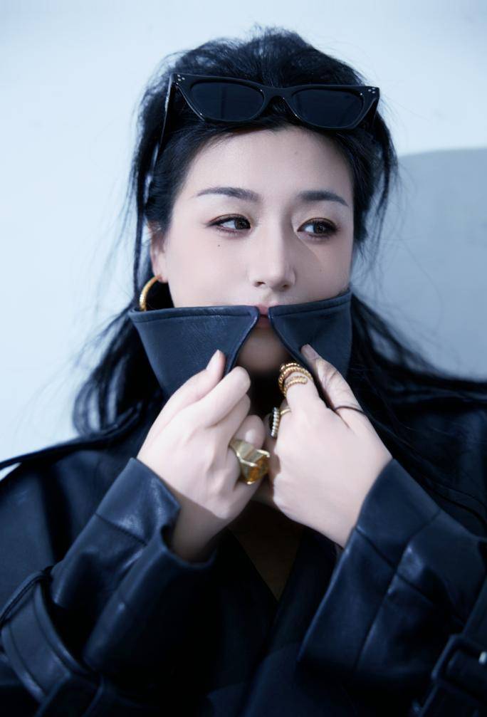 从《超级演说家》到《中国企业家年度峰会》 谭倩倩的品牌营销策略解析